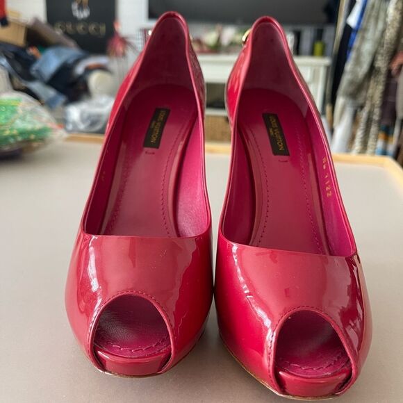 Louis Vuitton Red Patent Leather Peep-Toe Heels - Size 37 - Stunning & Rare - Picture 9 of 11